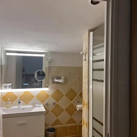 Les Petites Terrasses Guest house