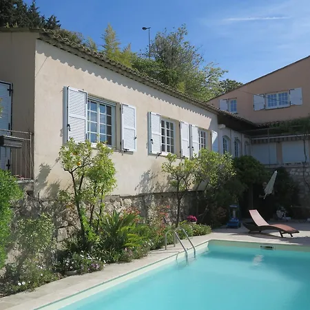Les Petites Terrasses Gæstehus
